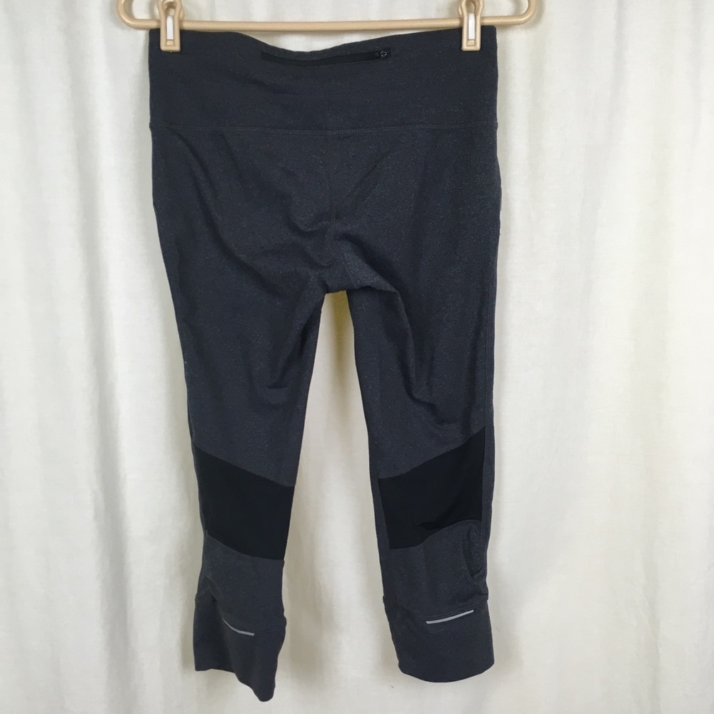 Women’s Athleta Relay 2.0 Capri Cropped Leggings - Picture 2 of 5